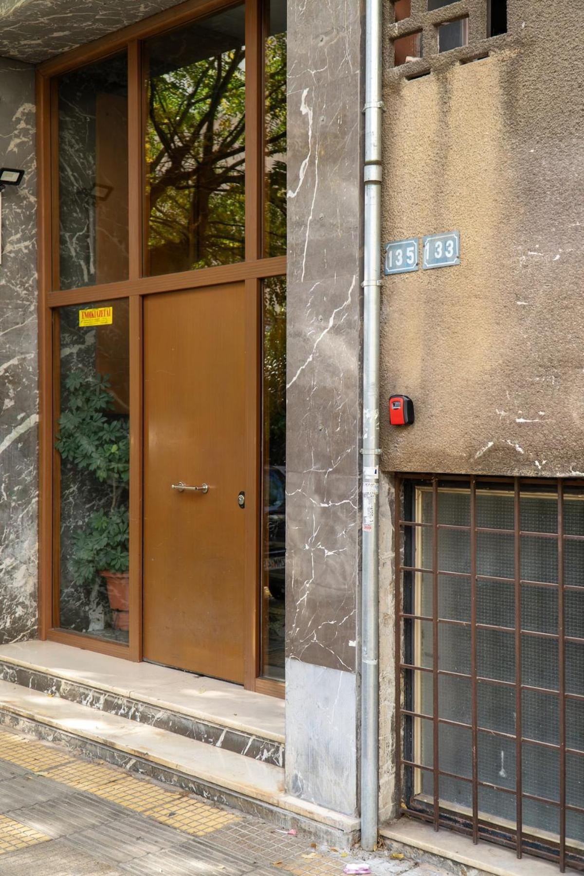 50 Steps Metro Kato Patisia Renovated Athens Apt 외부 사진